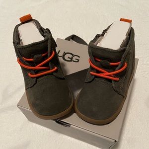 Boys UGG boots NWT